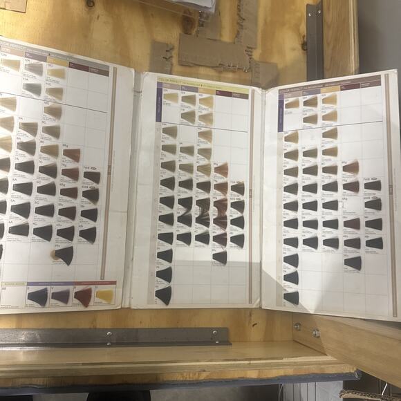 Wella Color Perfect Color Guide - Picture 2 of 5